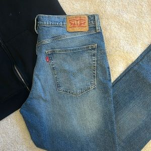 Levi’s red tag
